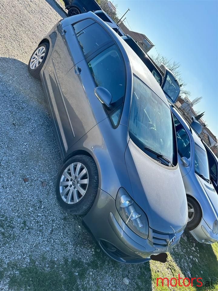 2006' Volkswagen Golf photo #2