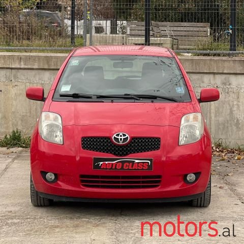 2004' Toyota Yaris photo #1
