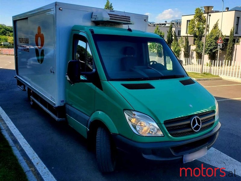 2012' Mercedes-Benz V 200 photo #2