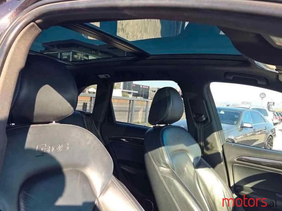 2014' Audi SQ5 photo #6