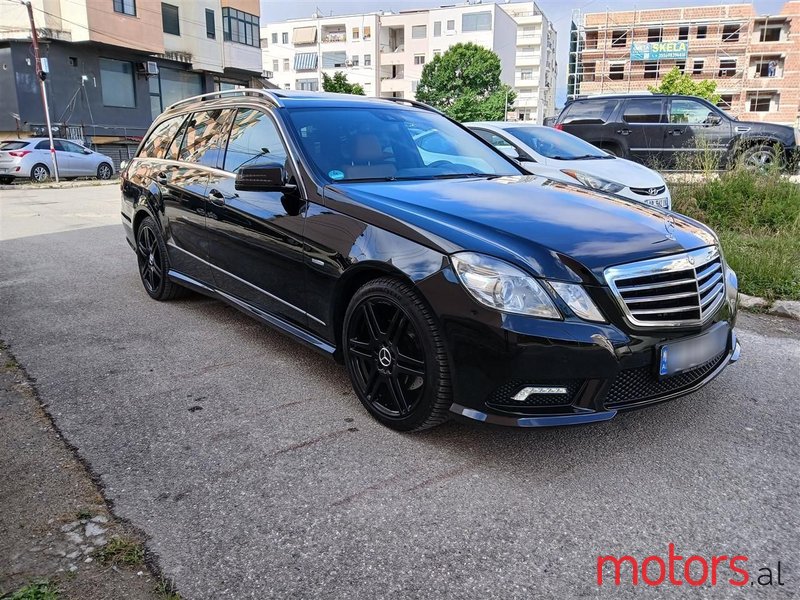 2010' Mercedes-Benz E 350 photo #2
