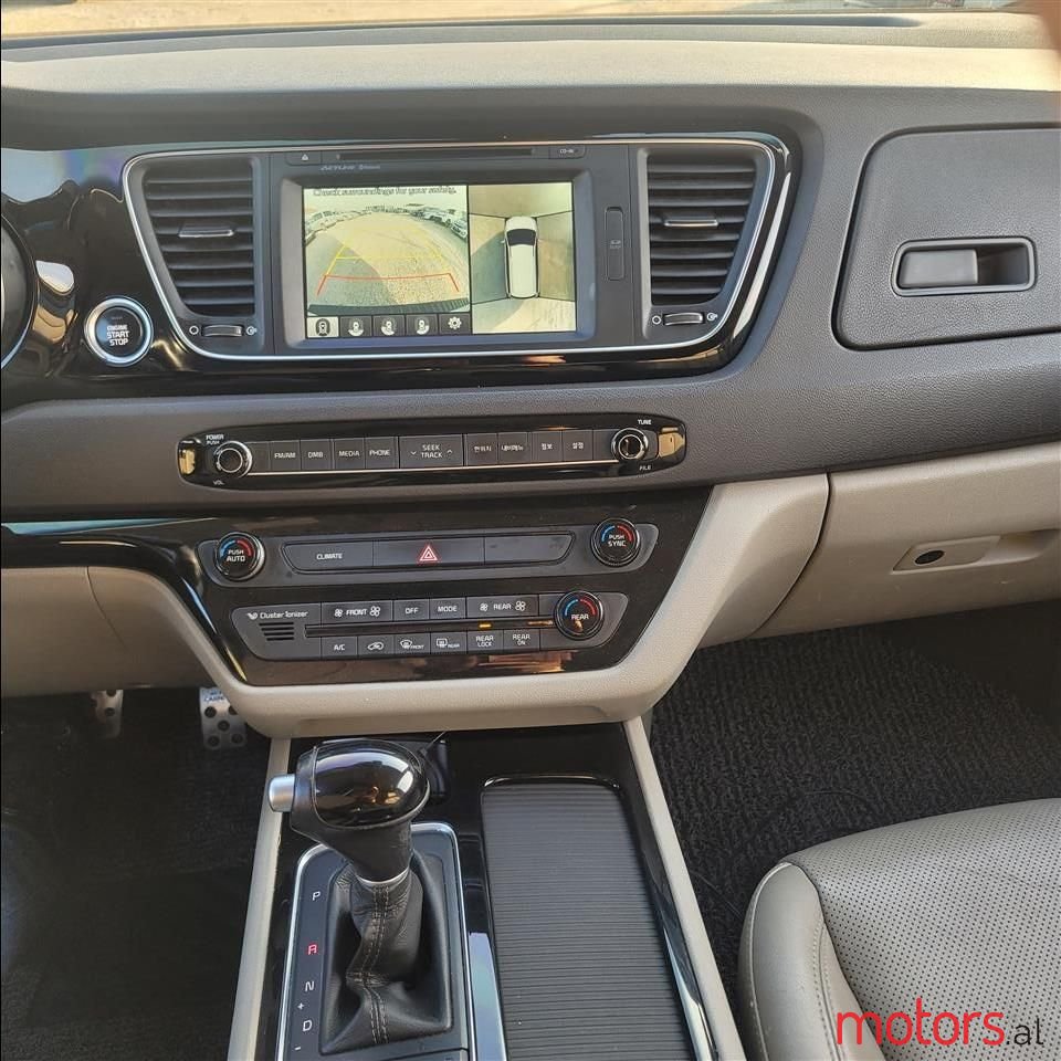 2014' Kia Carnival photo #6