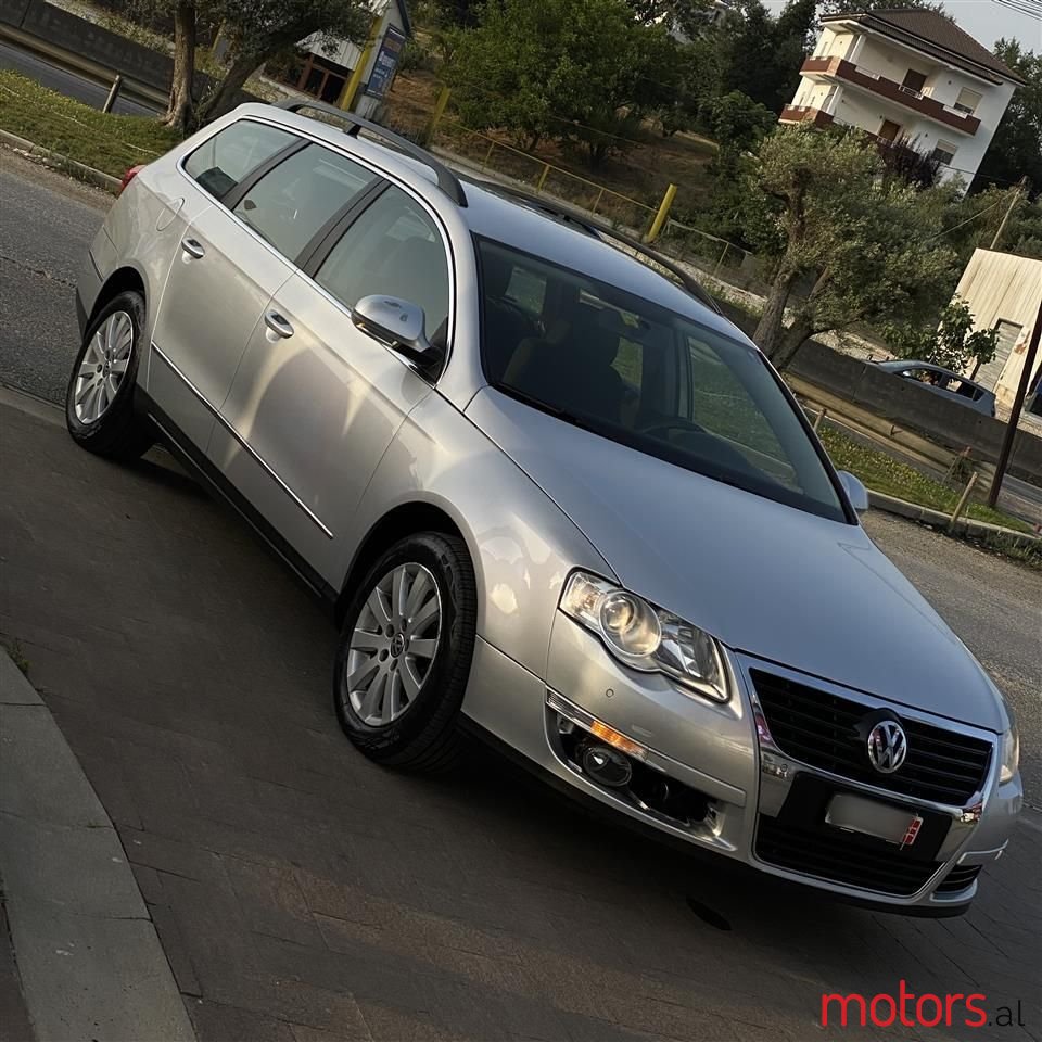 2009' Volkswagen Passat photo #5