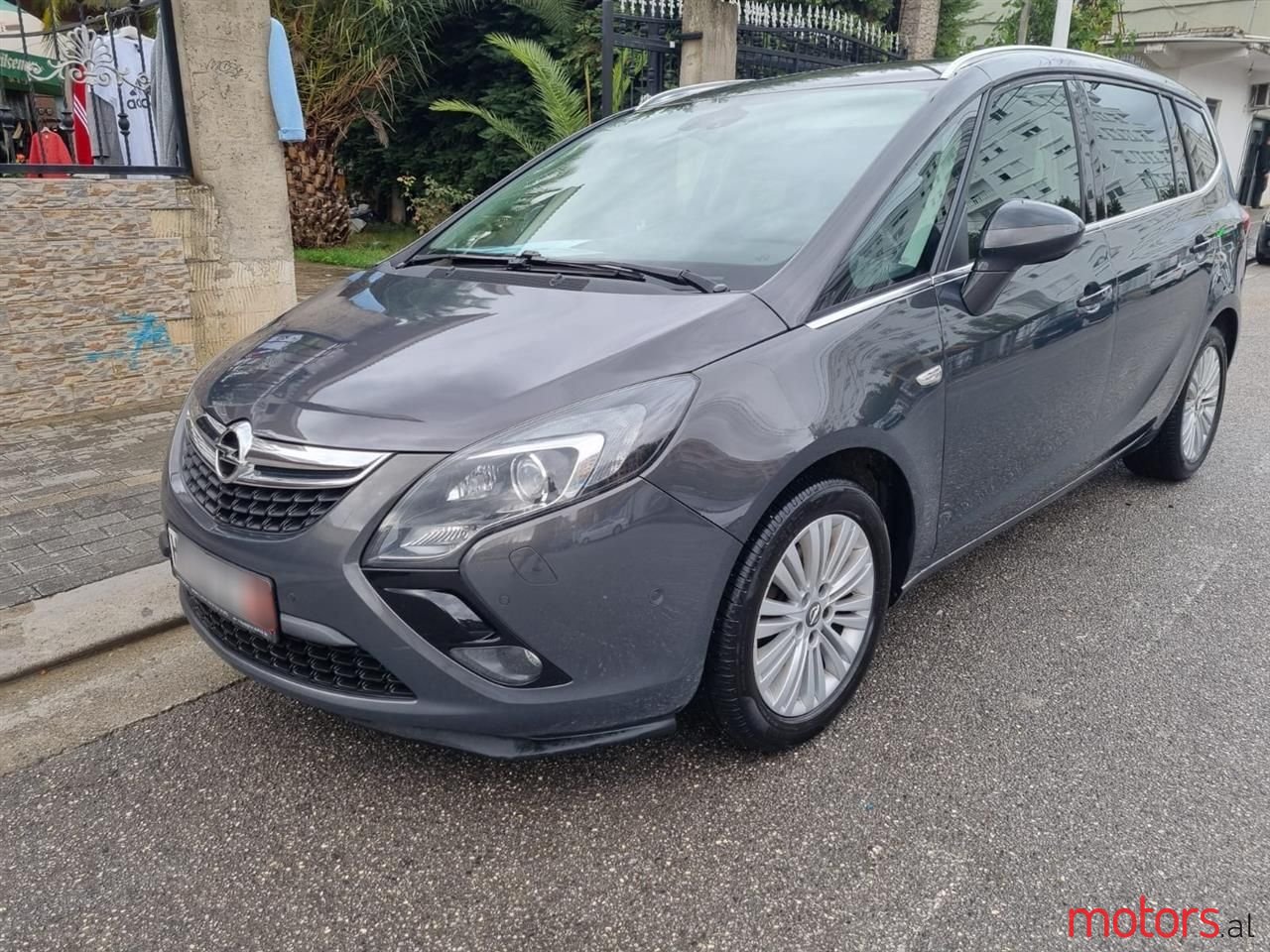 2016' Opel Zafira photo #1