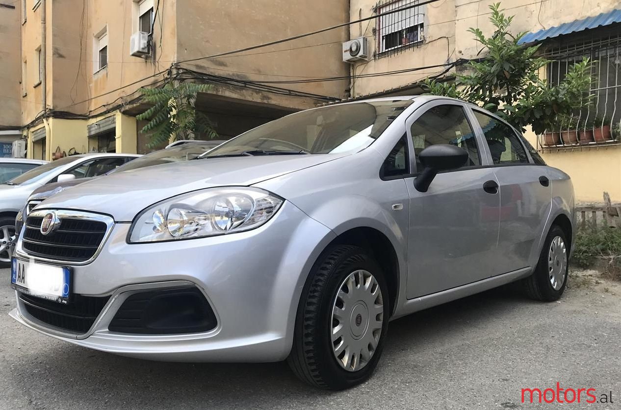 2013' Fiat Linea photo #1