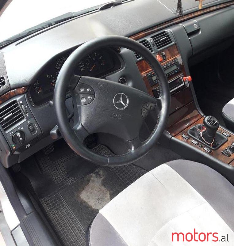 2001' Mercedes-Benz E 270 photo #4