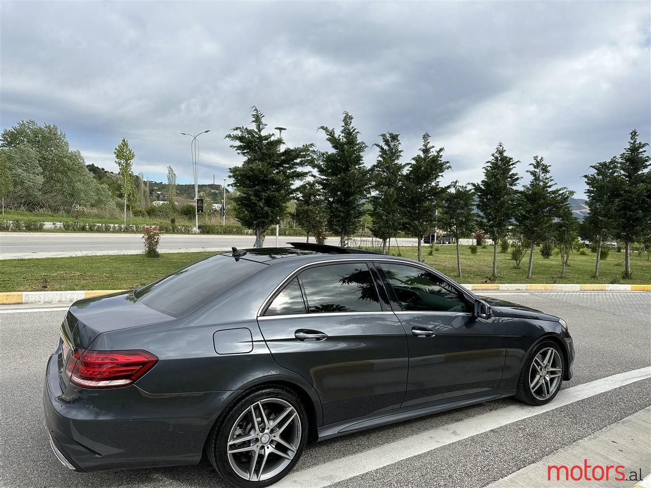 2015' Mercedes-Benz E 250 photo #6