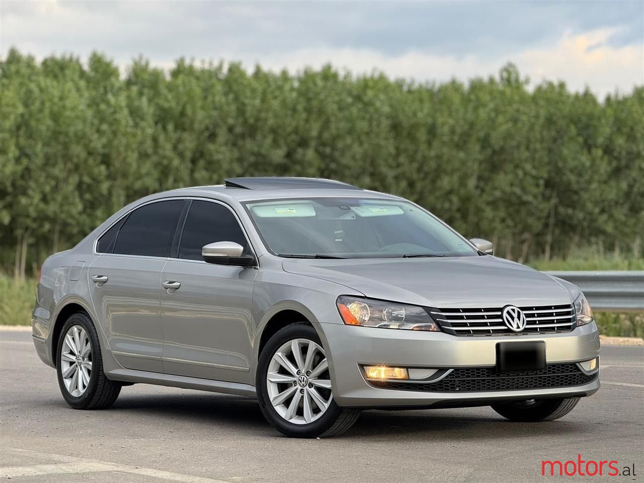 2013' Volkswagen Passat photo #1