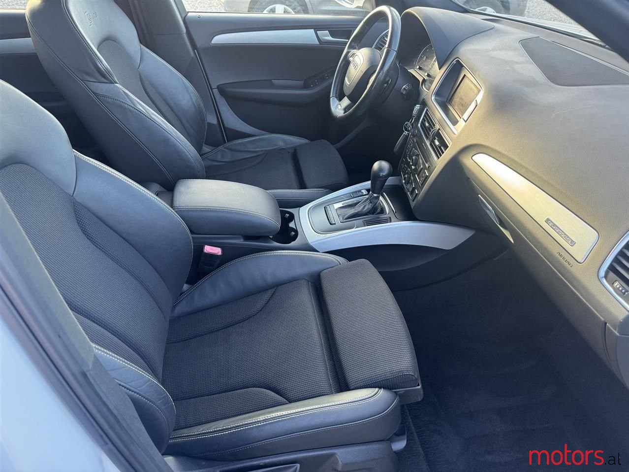 2011' Audi Q5 photo #4