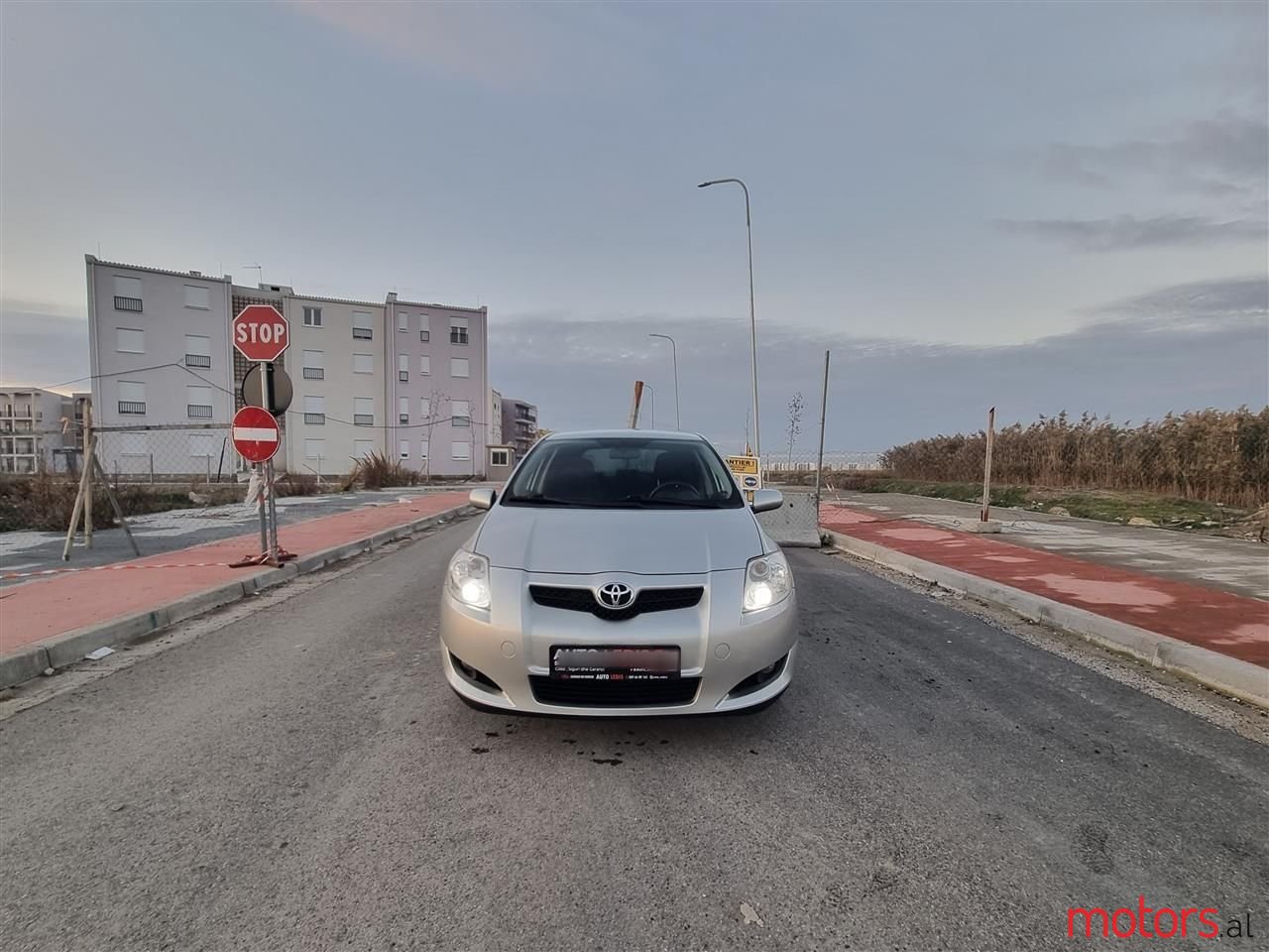 2009' Toyota Auris photo #1