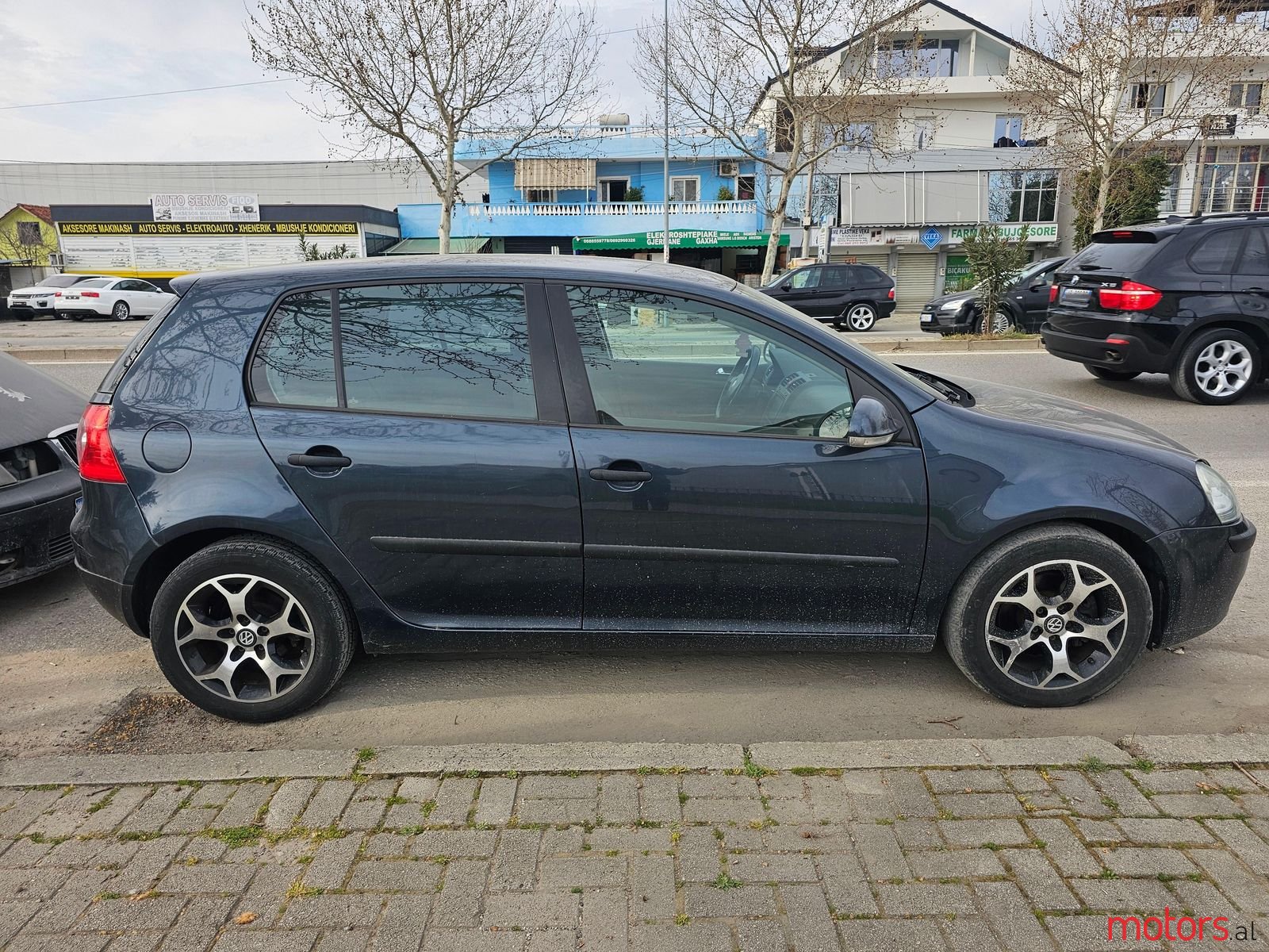 2005' Volkswagen Golf photo #2