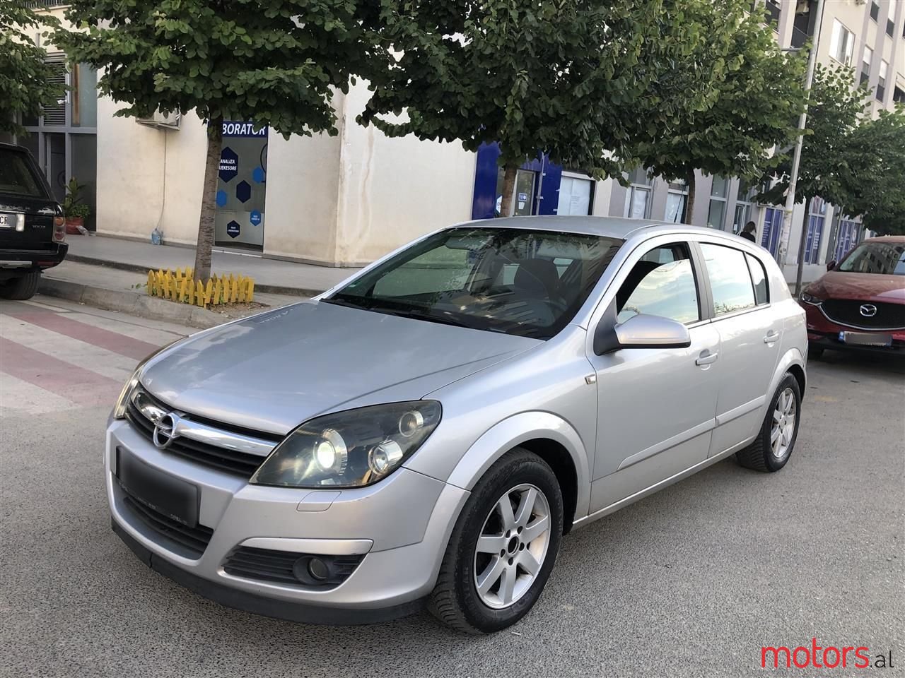 2005' Opel Astra photo #1