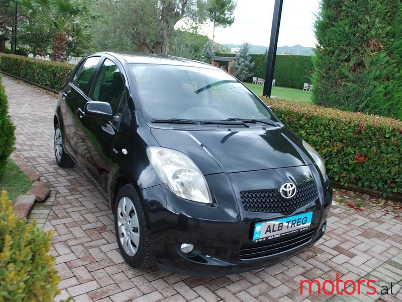 2006' Toyota Yaris photo #1