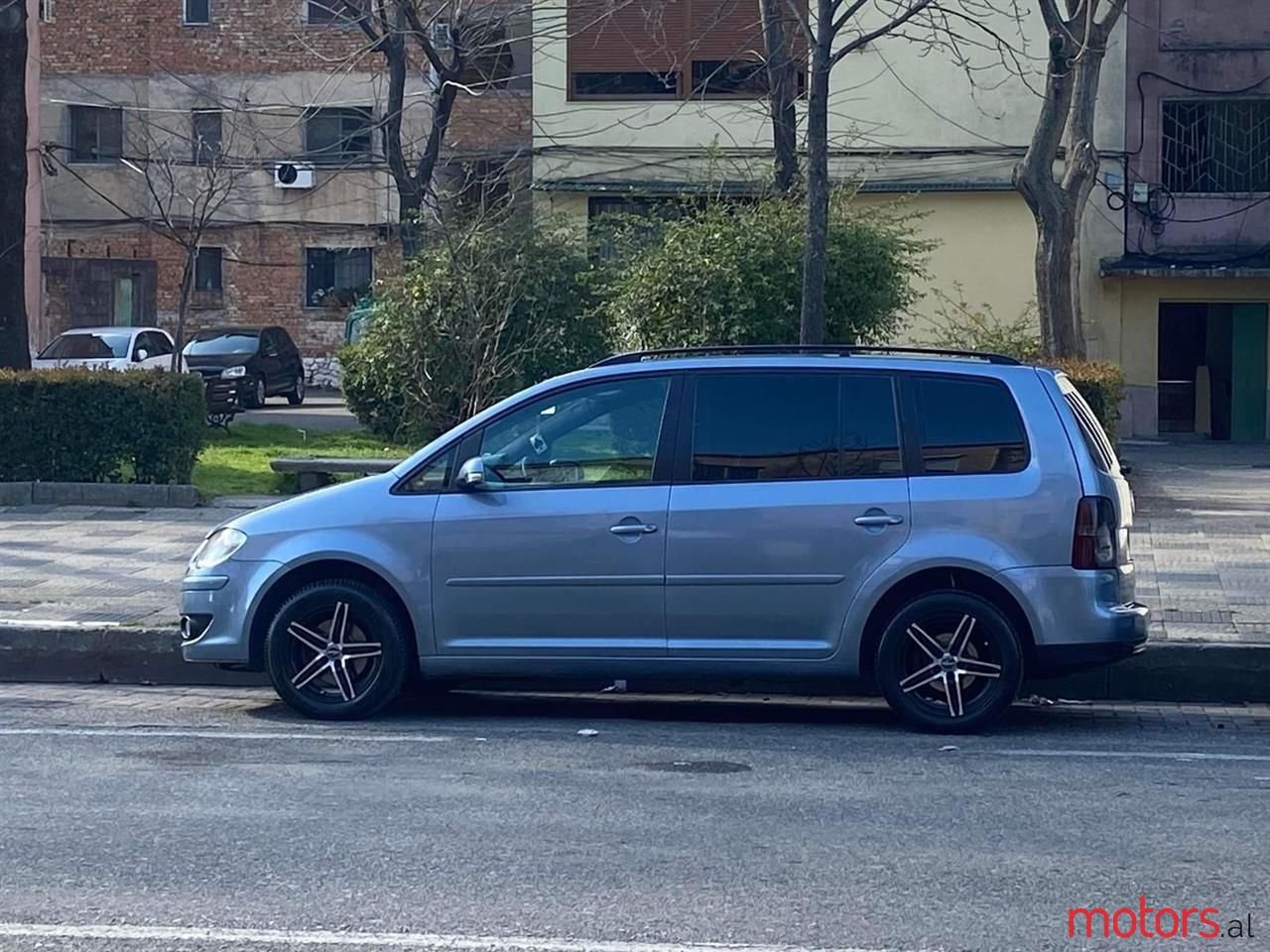 2008' Volkswagen Touran photo #5