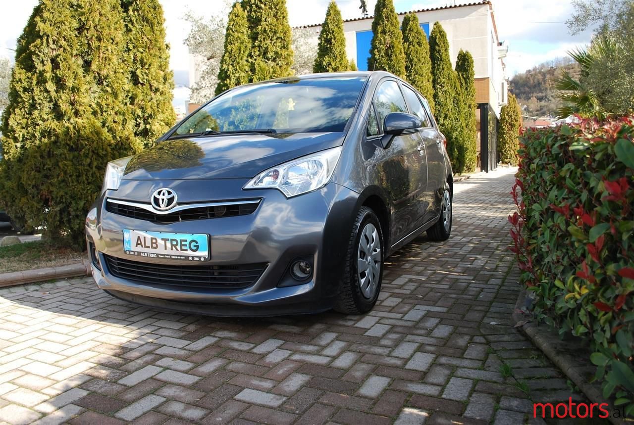 2012' Toyota Verso S photo #1