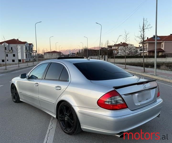 2008' Mercedes-Benz E 230 photo #2