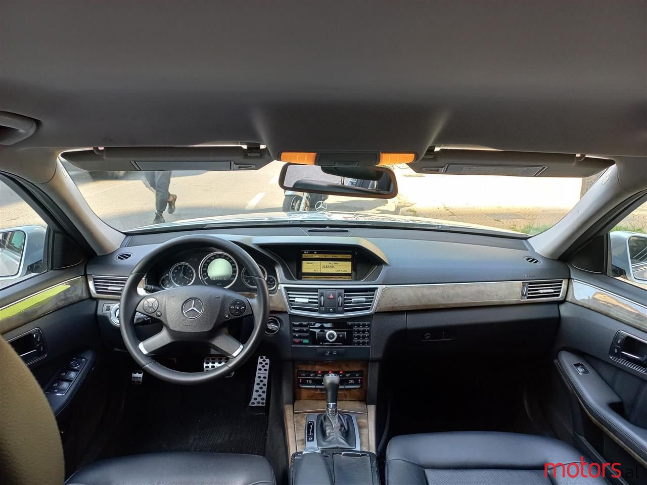 2009' Mercedes-Benz E 200 photo #6