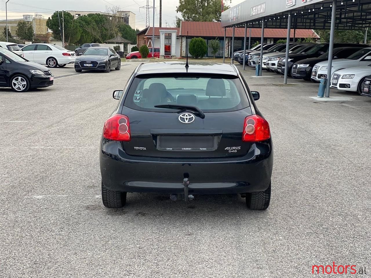 2007' Toyota Auris photo #2