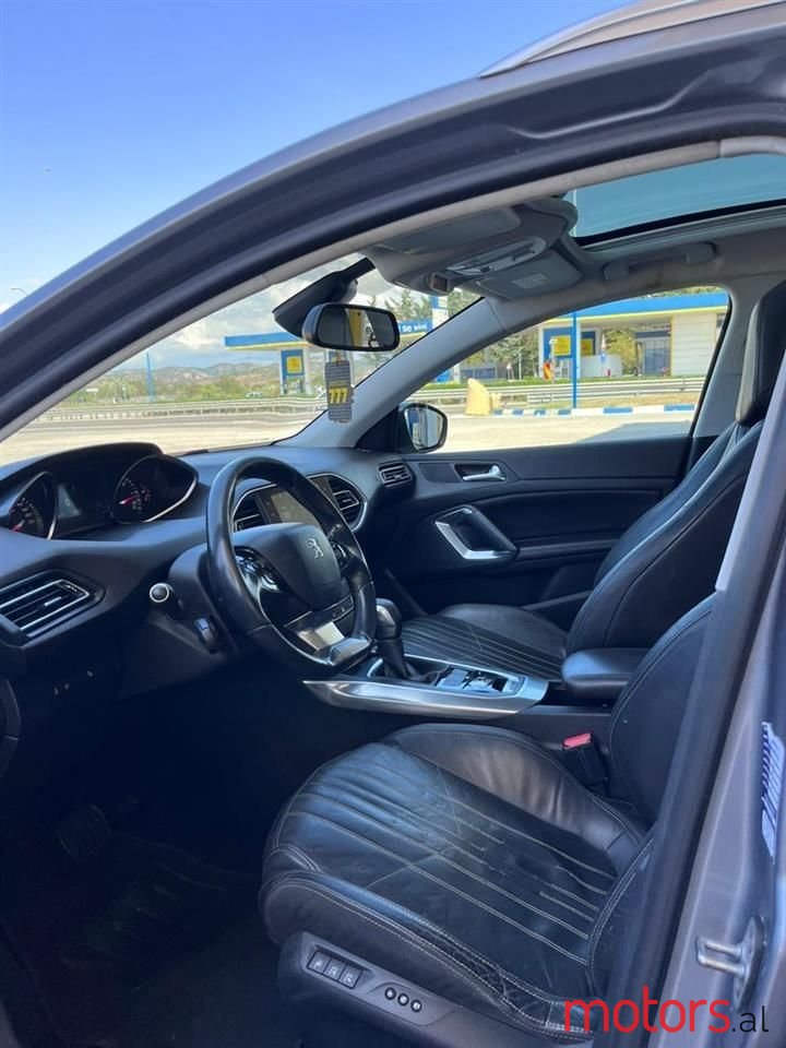 2014' Peugeot 308 photo #6