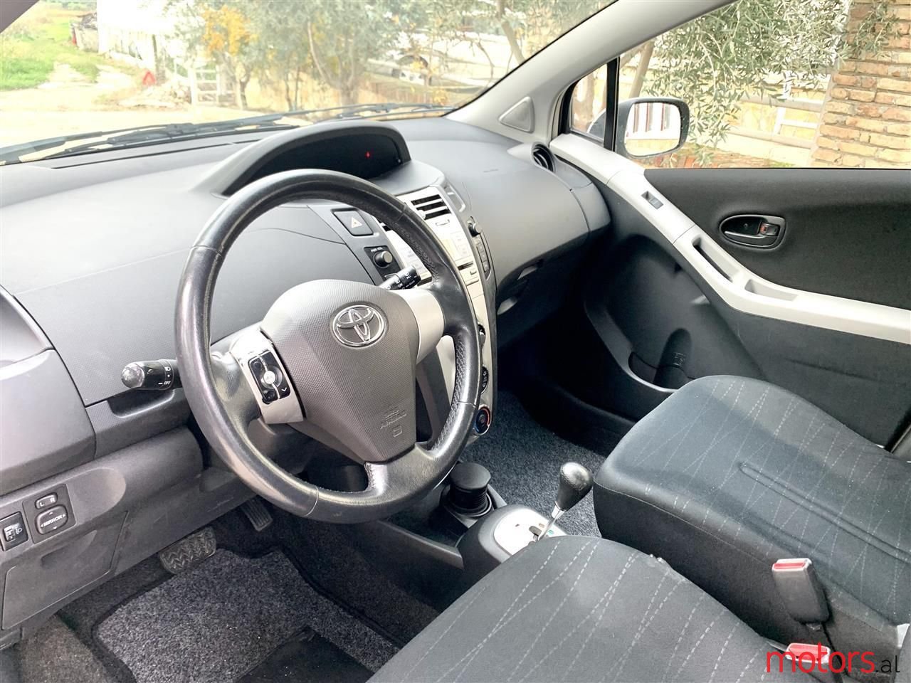 2007' Toyota Yaris photo #2