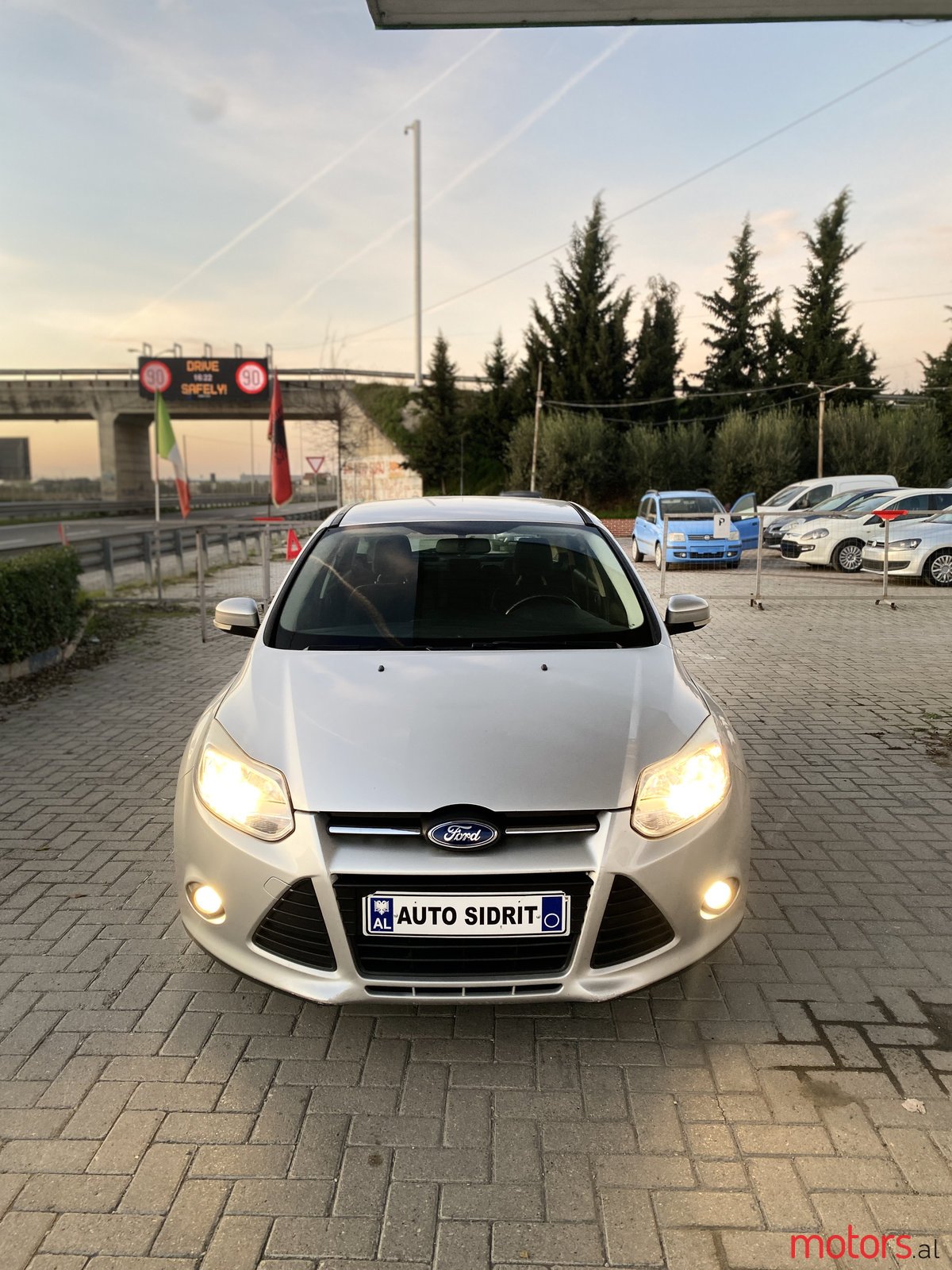 2012' Ford Focus photo #3