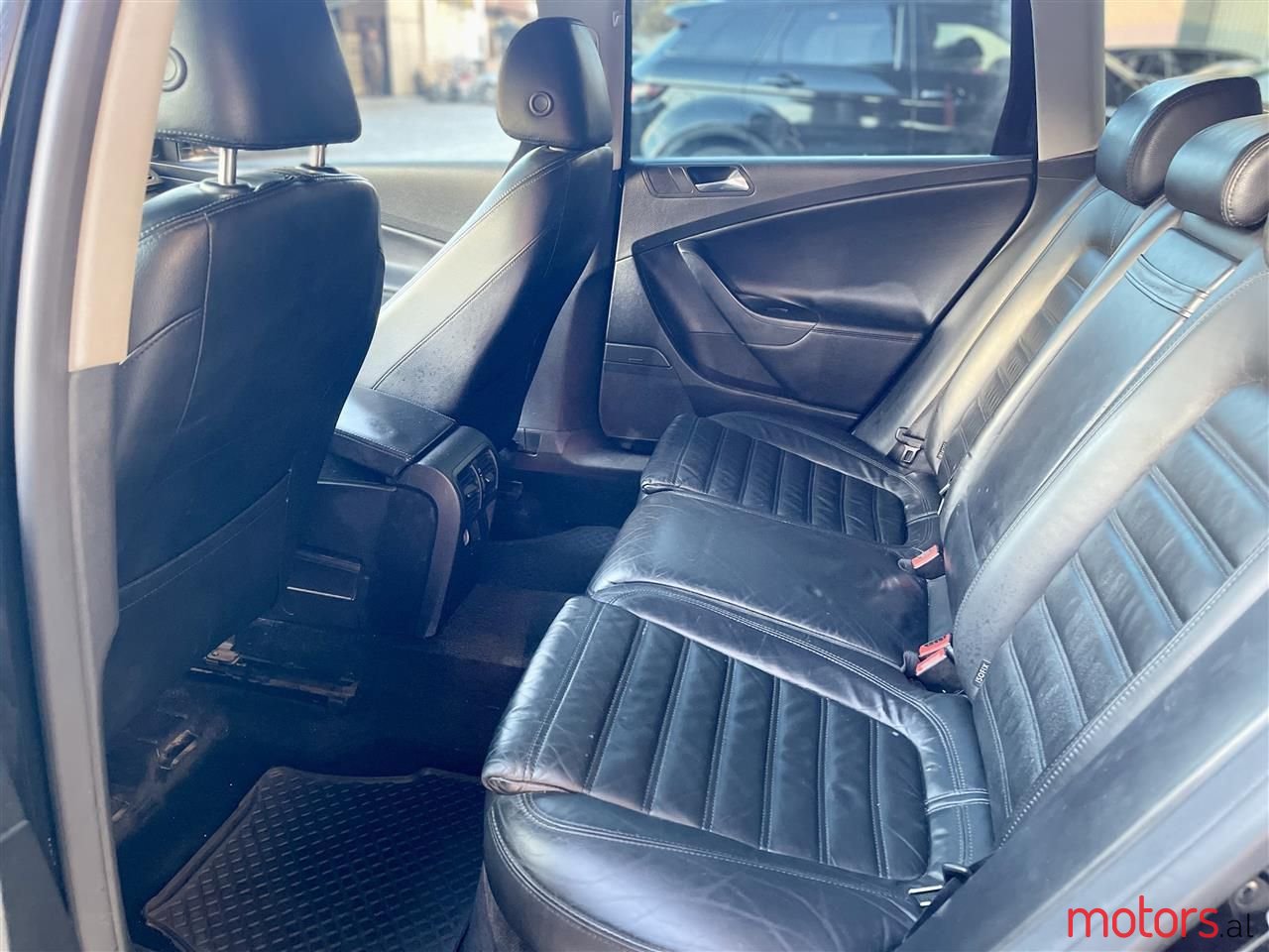 2007' Volkswagen Passat photo #4