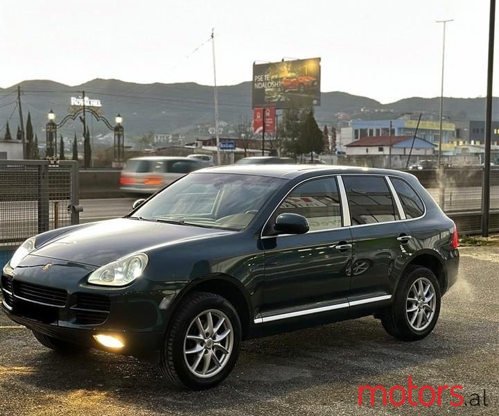 2005' Porsche Cayenne photo #3