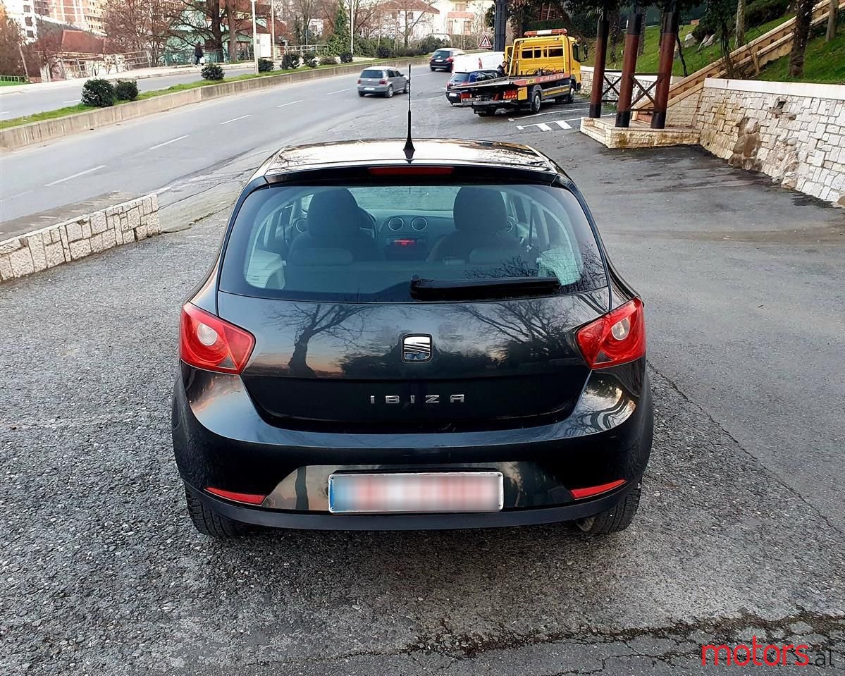 2012' SEAT Ibiza photo #2