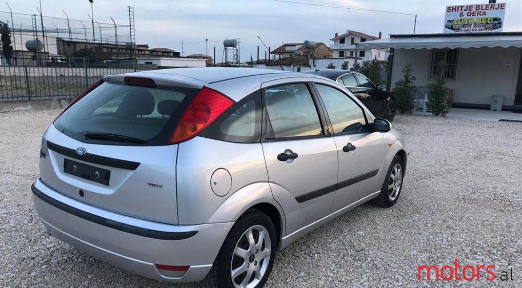 2004' Ford Focus photo #2