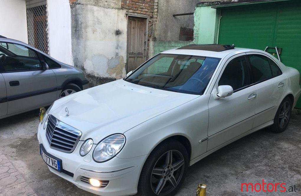 2008' Mercedes-Benz E 320 photo #1