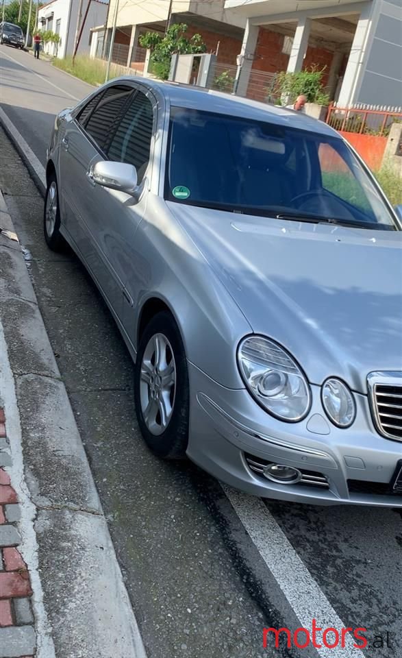 2007' Mercedes-Benz E 220 photo #2