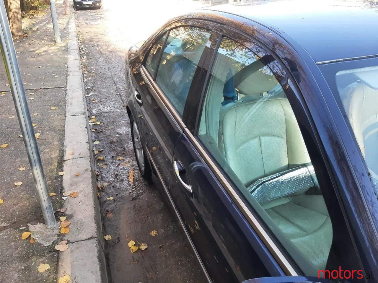 2004' Mercedes-Benz E 220 photo #6