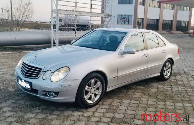 2008' Mercedes-Benz E 220 photo #1