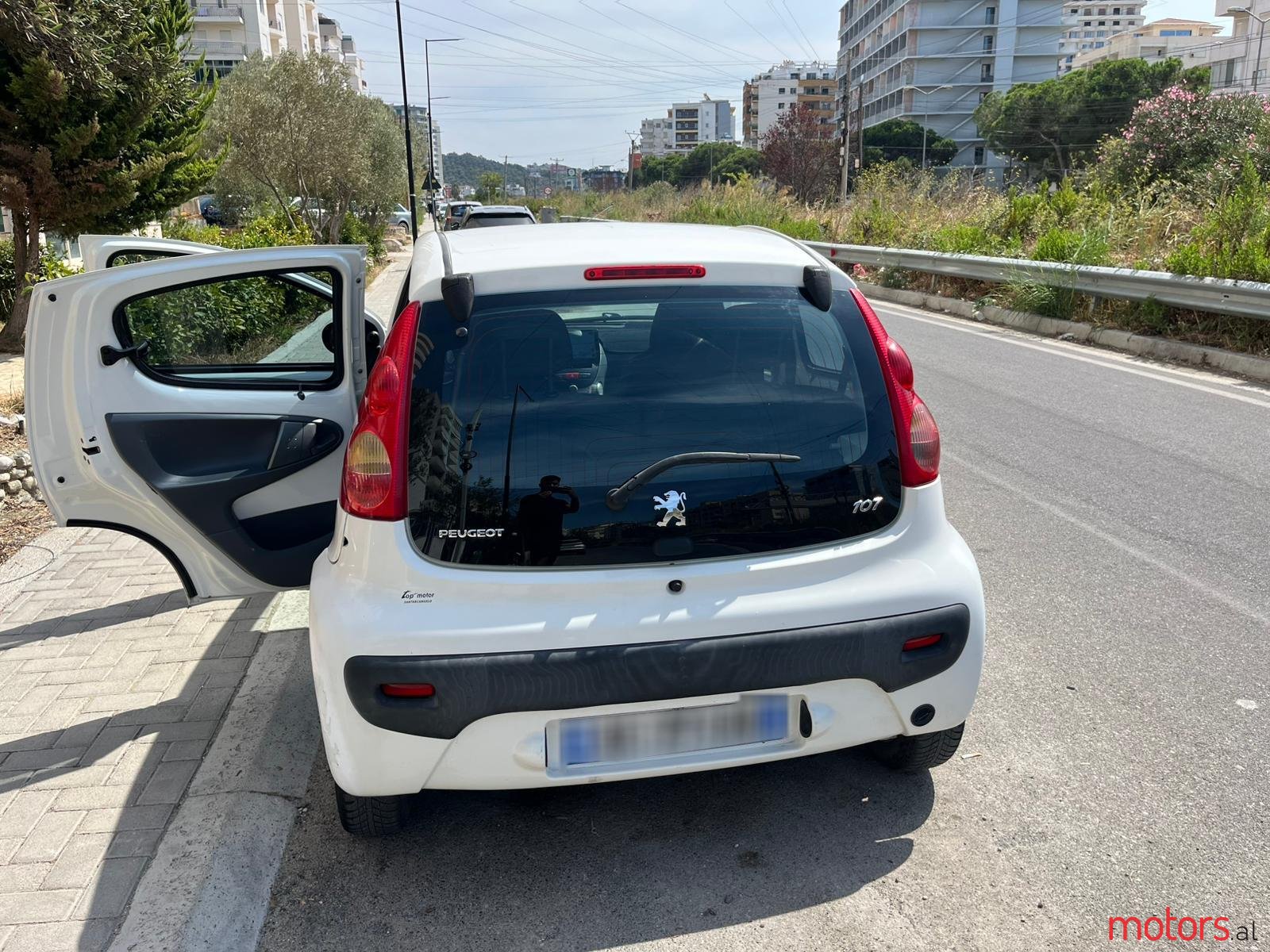 2011' Peugeot 107 photo #6