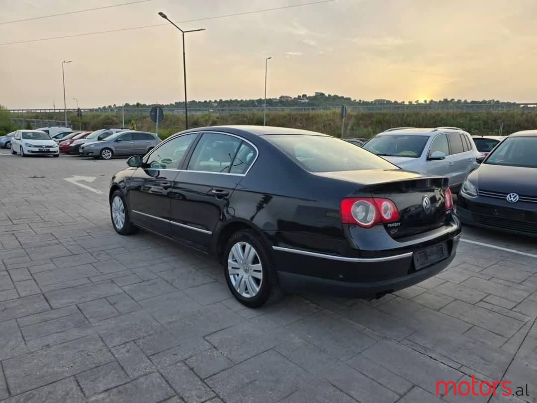 2007' Volkswagen Passat photo #2