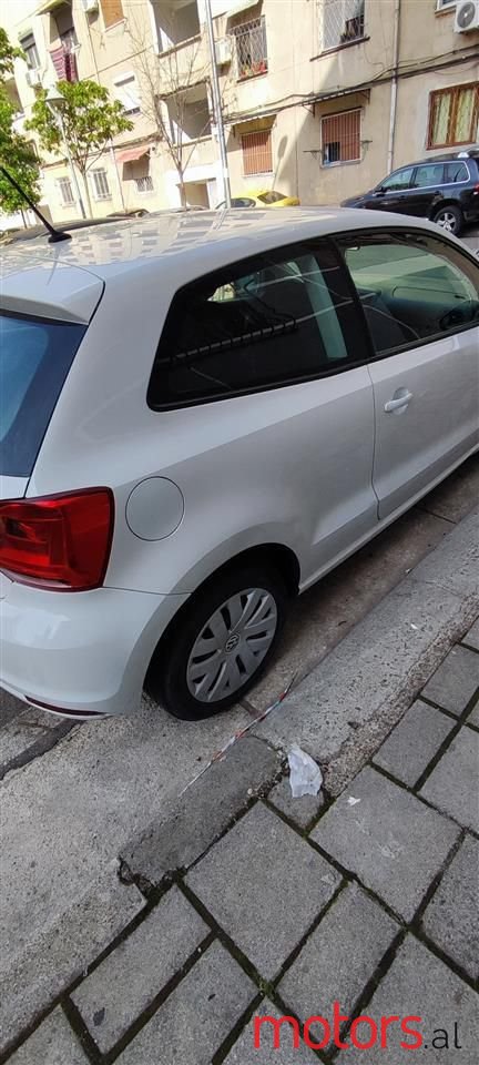 2015' Volkswagen Polo photo #2