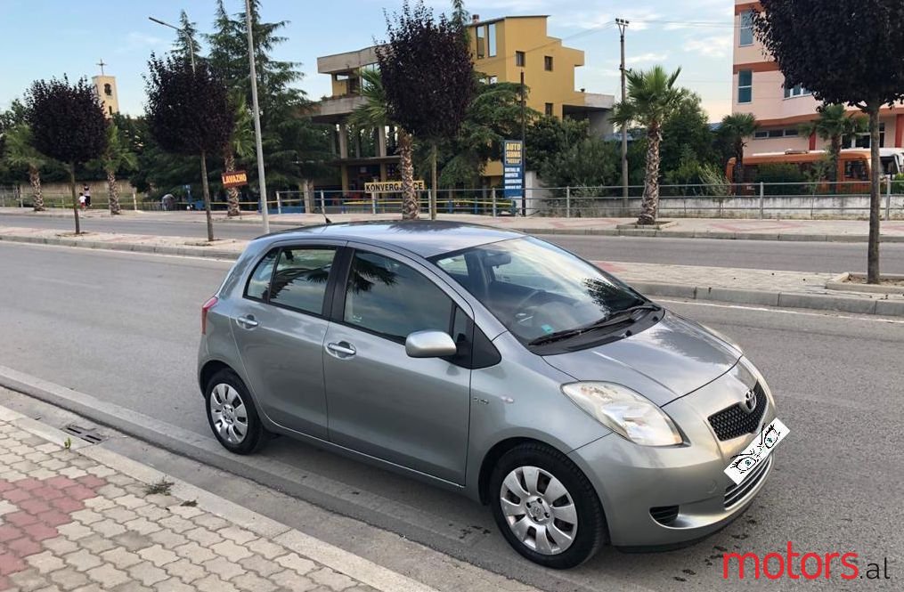 2006' Toyota Yaris photo #1