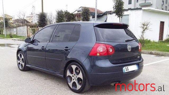 2005' Volkswagen Golf photo #1