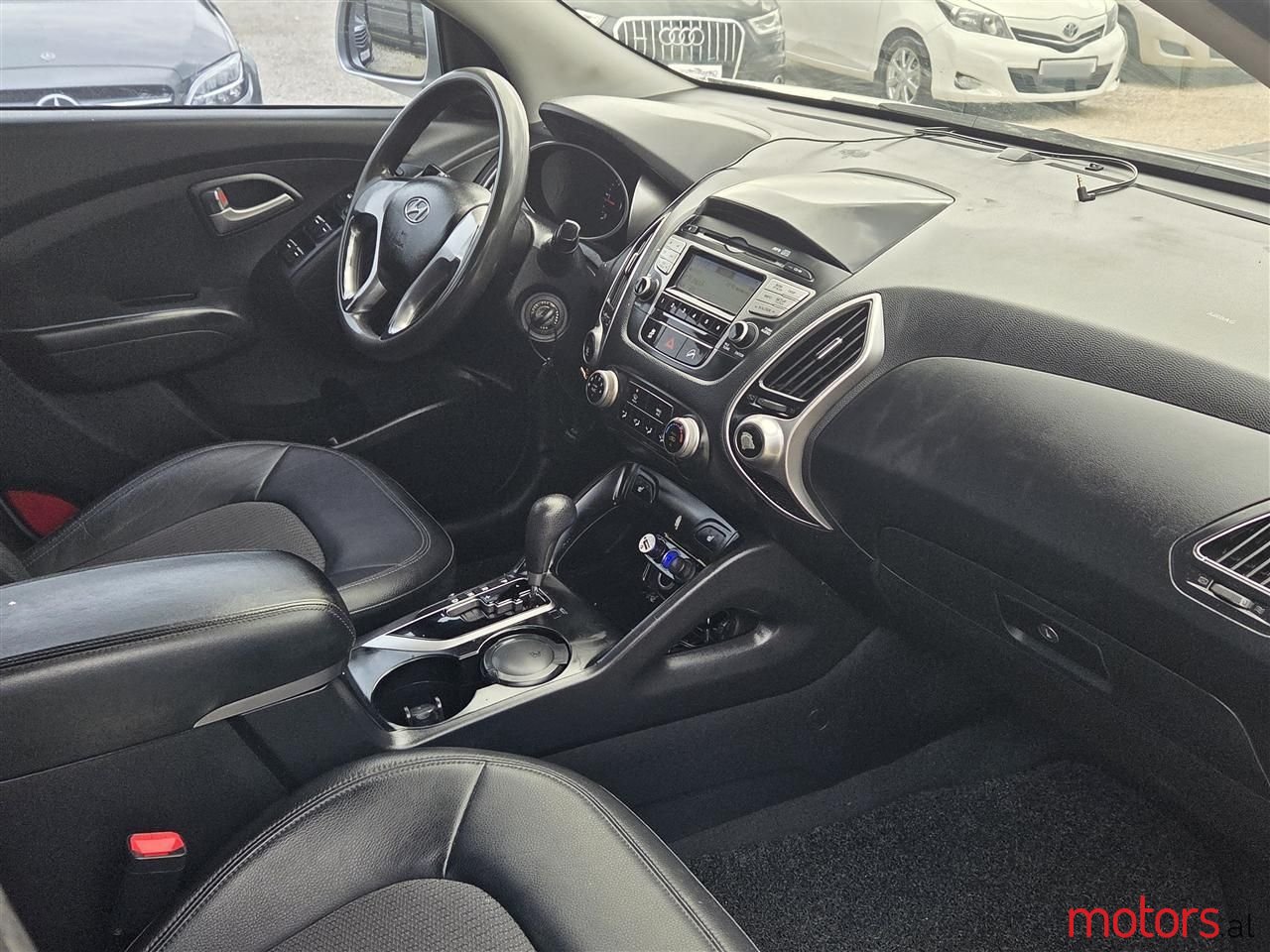 2010' Hyundai Tucson photo #6