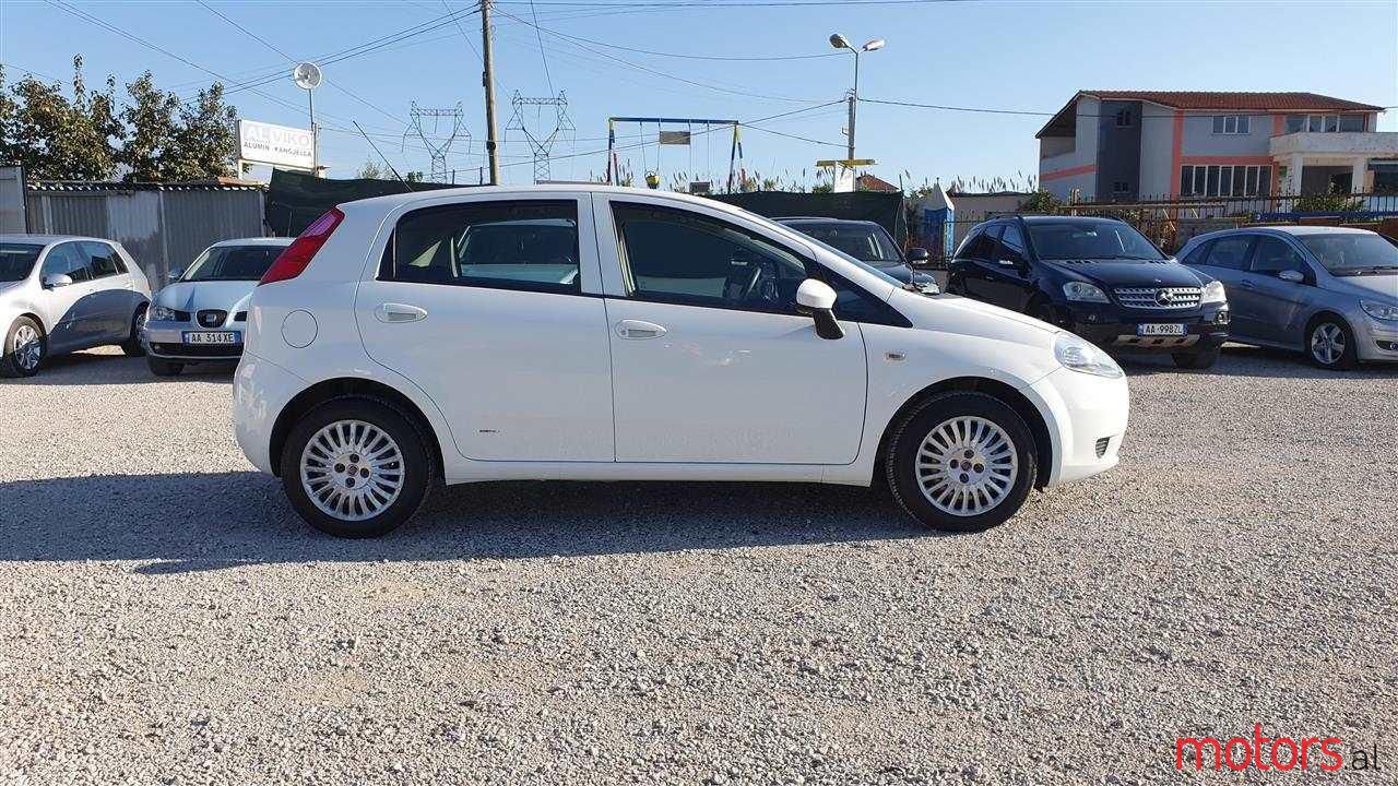 2009' Fiat Punto Evo photo #3