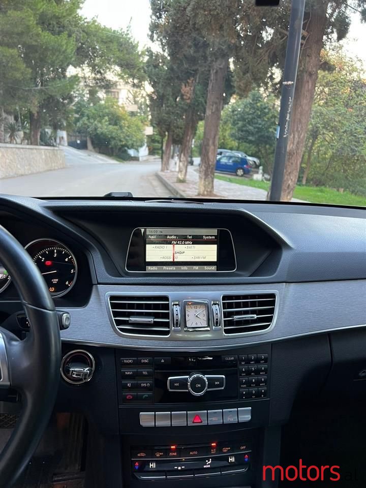 2015' Mercedes-Benz E 200 photo #5