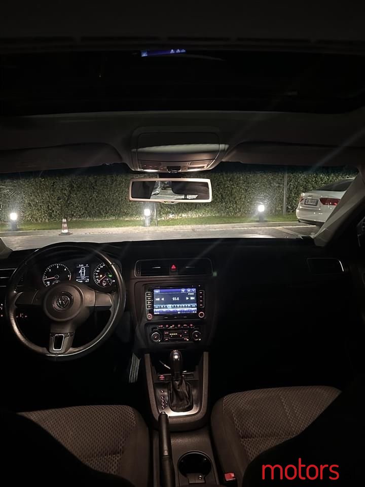 2012' Volkswagen Jetta photo #6