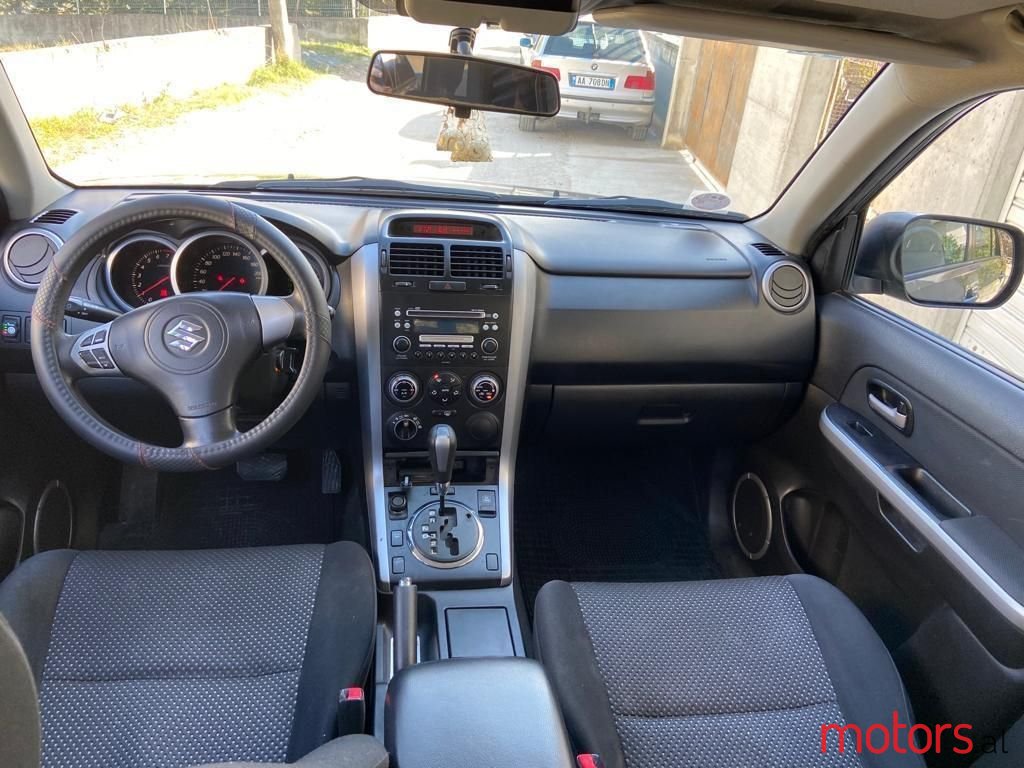 2009' Suzuki Grand Vitara photo #4