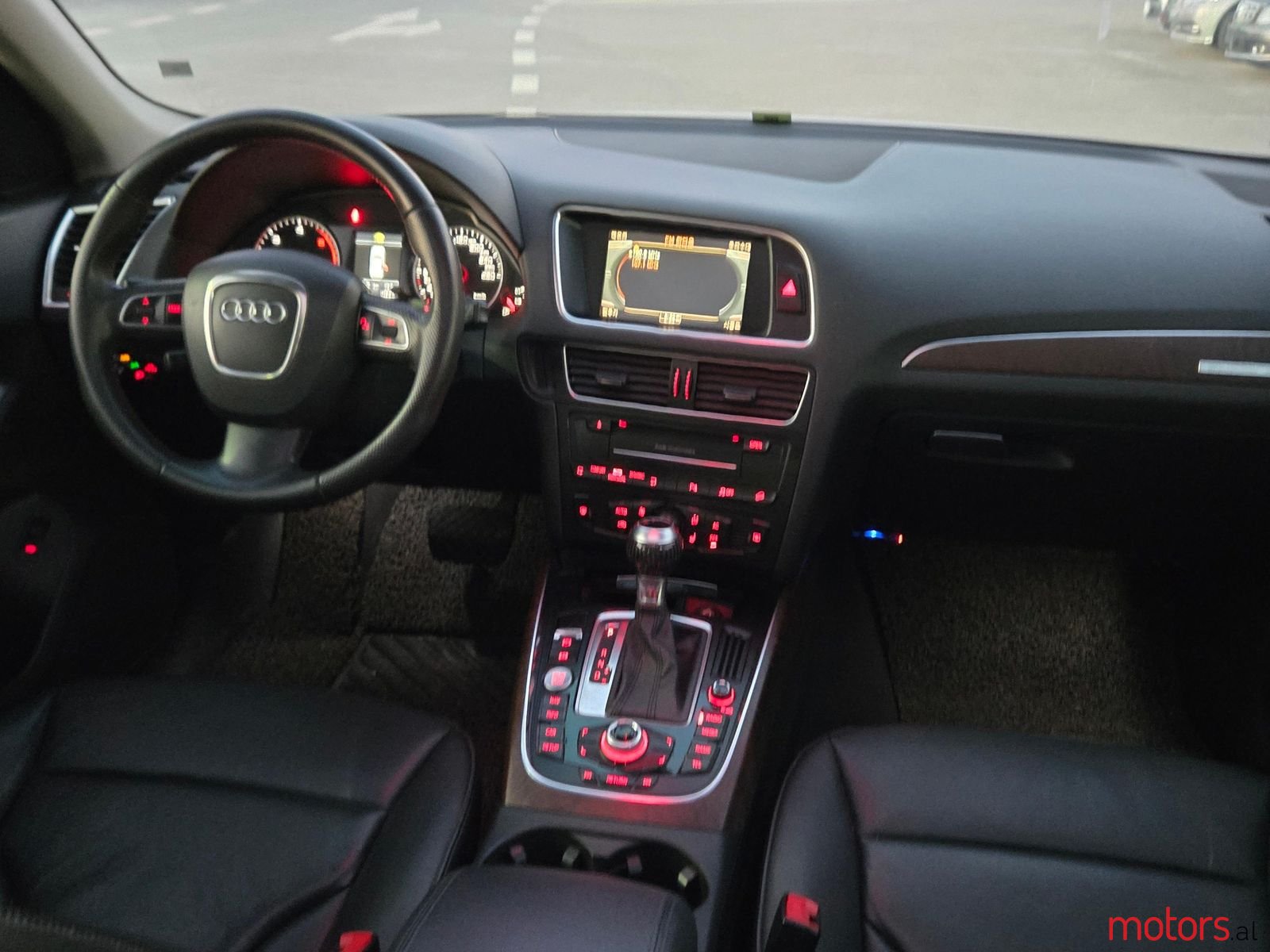 2012' Audi Q5 photo #5