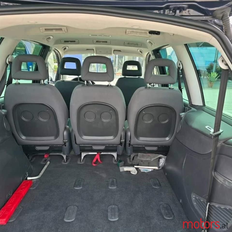 2009' Volkswagen Sharan photo #5