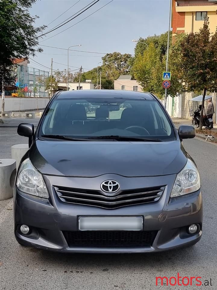 2010' Toyota Verso photo #1