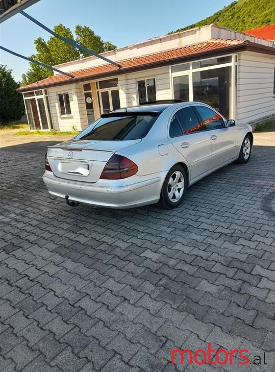 2002' Mercedes-Benz E 270 photo #4