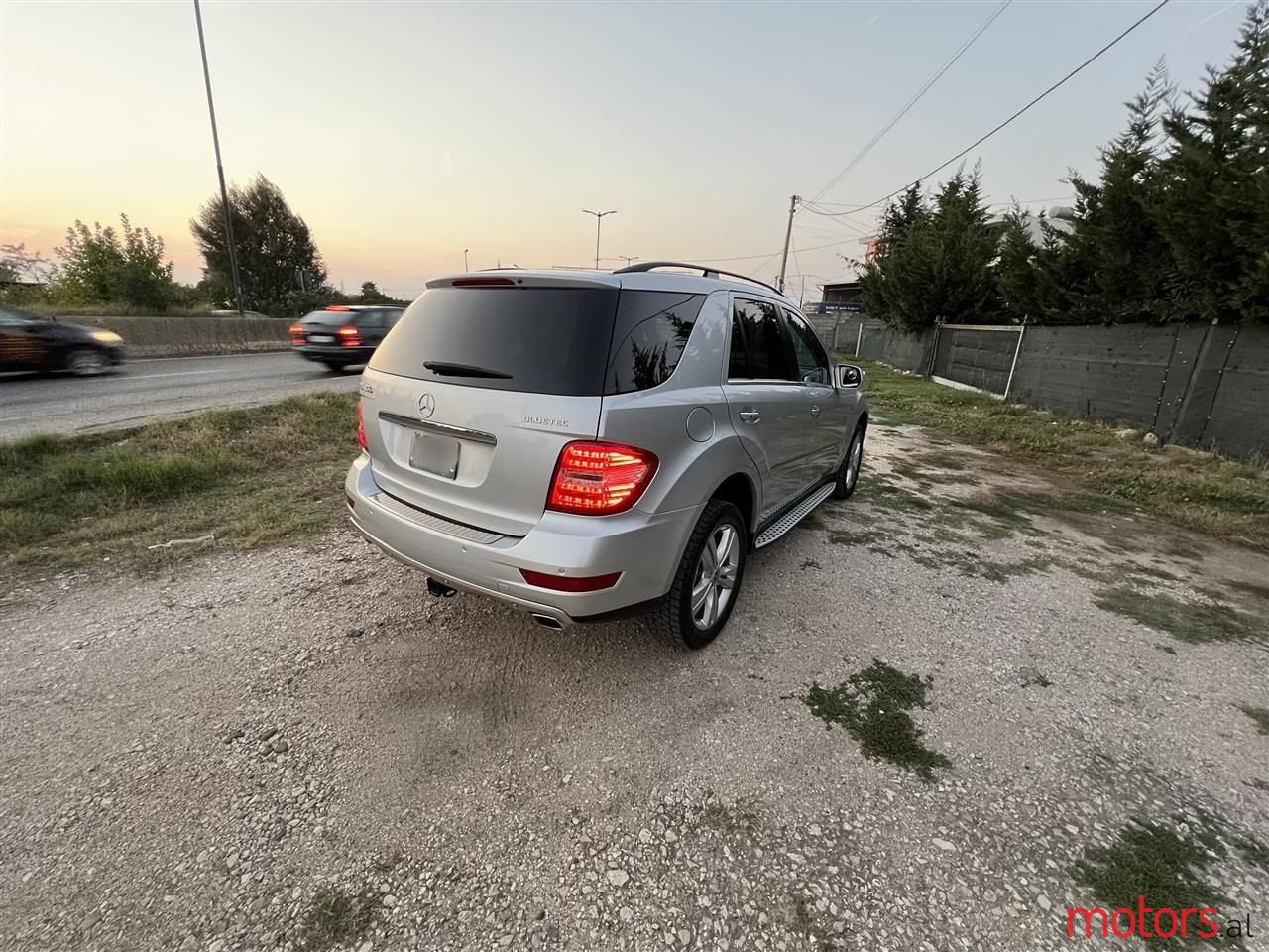 2010' Mercedes-Benz ML 350 photo #3
