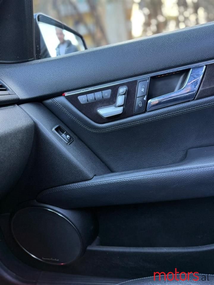 2008' Mercedes-Benz C 320 photo #4