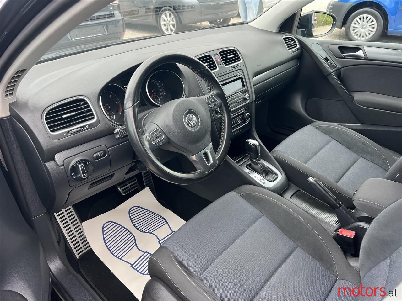 2012' Volkswagen Golf photo #6